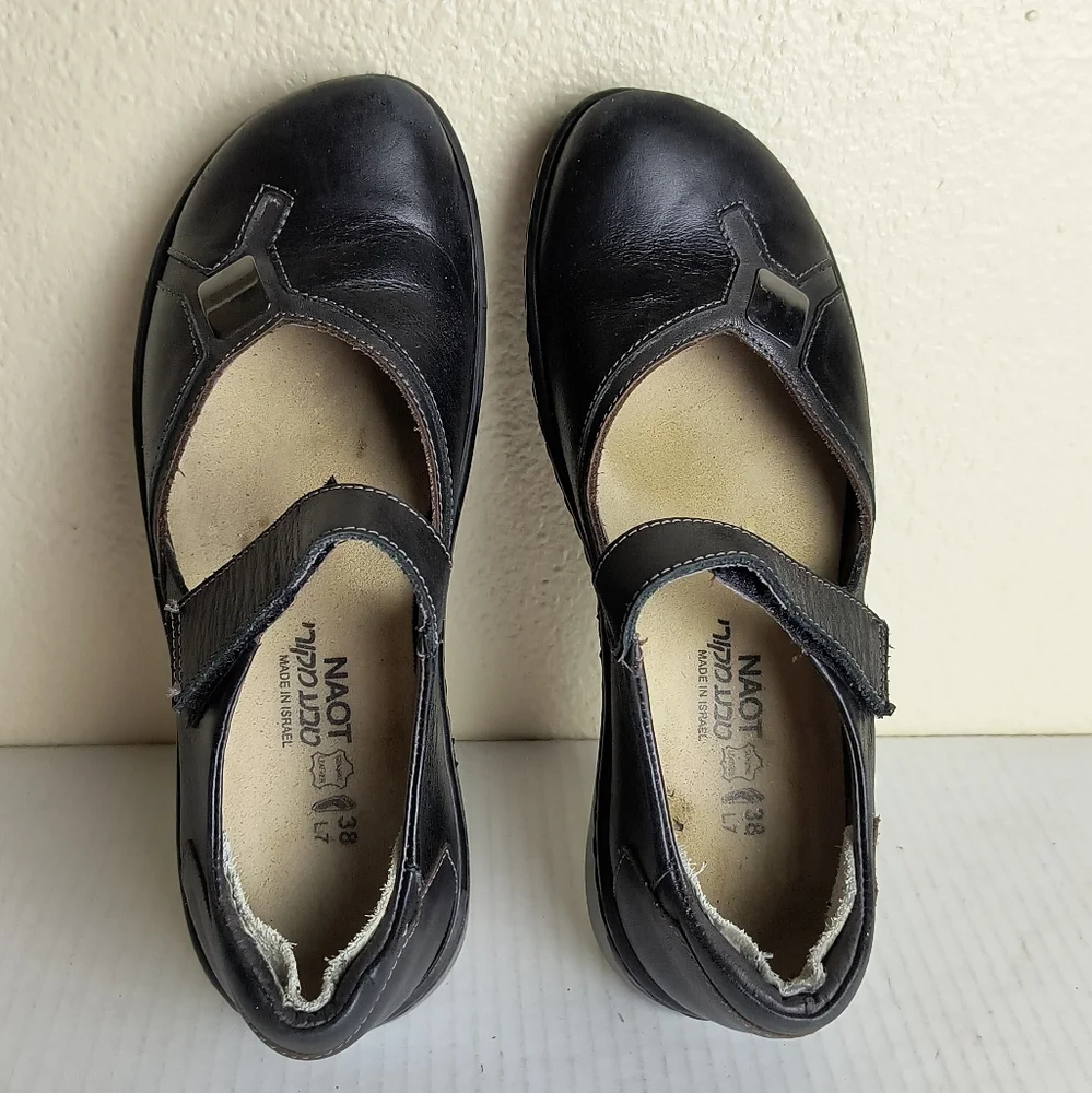 Naot 7/7.5(38) Women's Black Mary Jane Platform Shoes
